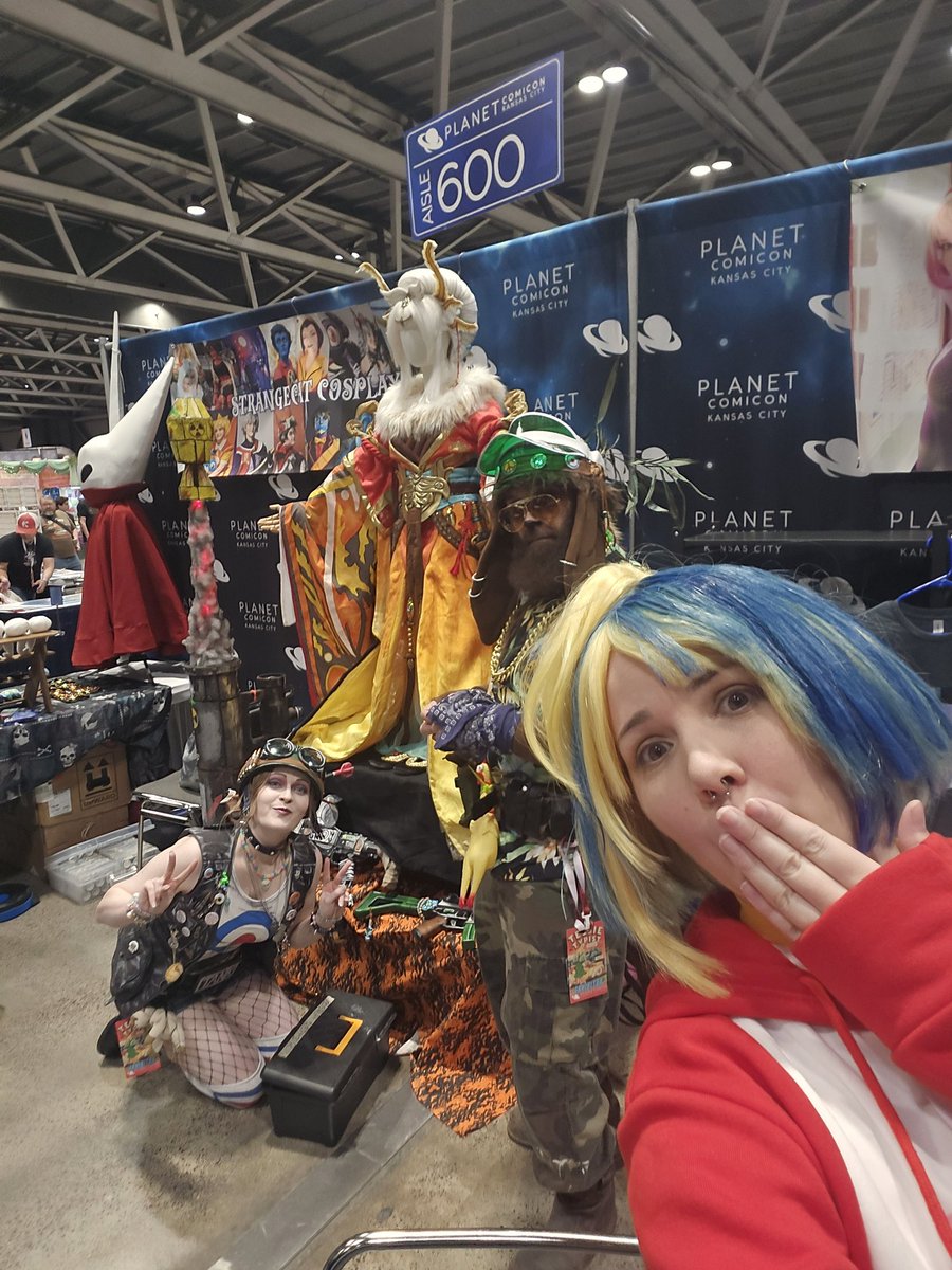 ladylunafox's tweet image. Day one of @PlanetComicon was so much fun!!