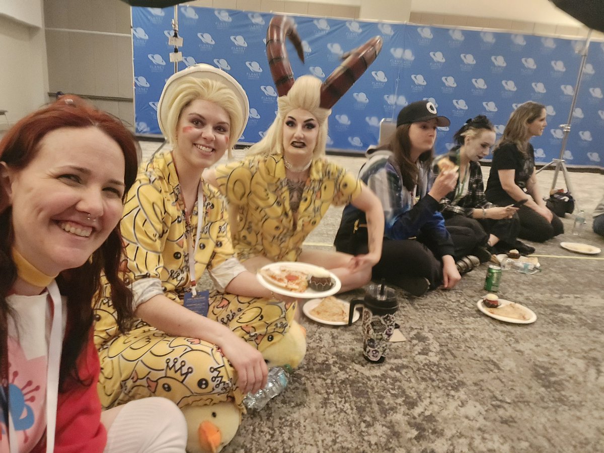 ladylunafox's tweet image. Creater hang out after hours at @PlanetComicon was a blast!