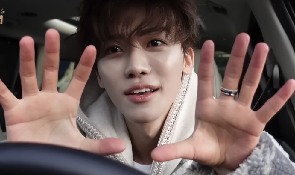 ARE YOU A CAT?? YOU ARE SO A CAT😭🤏🏻

#JAEMIN #재민