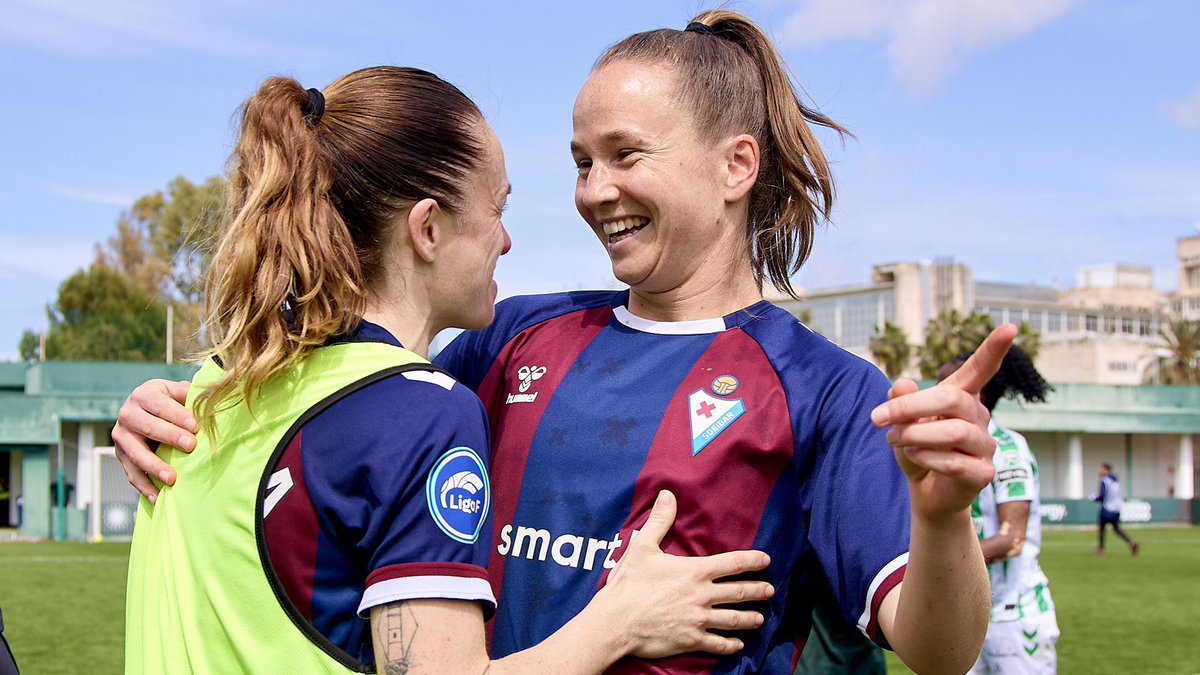 LigaF_oficial's tweet photo. 👏 La SD Eibar llega a la treintena de puntos esta temporada en #LigaF https://t.co/979i4WhTdO
