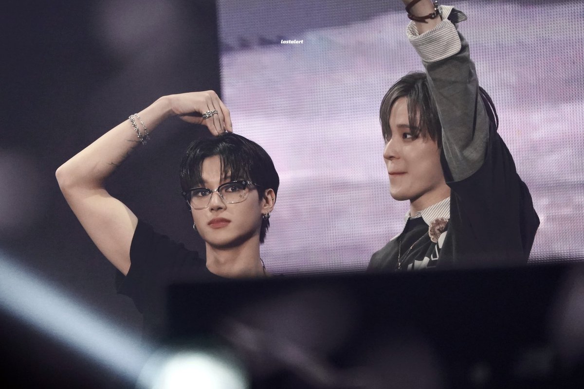 250322 에이티즈 서울앙콘

#에이티즈 #ATEEZ #윤호 #YUNHO #정윤호 #우영 #WOOYOUNG #yunwoo