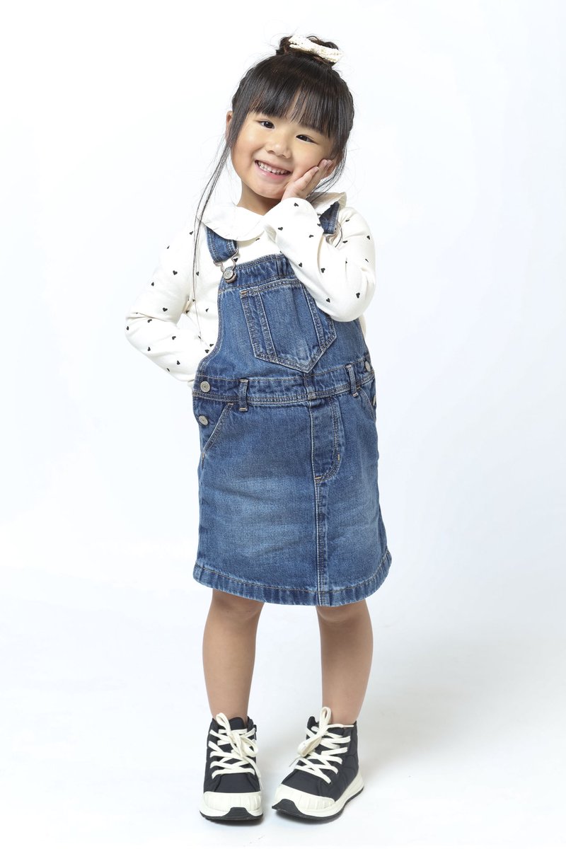 Kunitomokaon's tweet photo. 御殿場アウトレット GAP Springカタログ コーデ賞に選んで頂けました🥰とっても可愛くて賞にまで選んでもらえてほんとに嬉しくて泣けました🥹撮影が大好きな娘ちゃん👧🏻これからも撮影の機会があったら挑戦してみようね💕︎ママもパパもみーんなで応援してるよ♥️ https://t.co/WC0yv8xY67