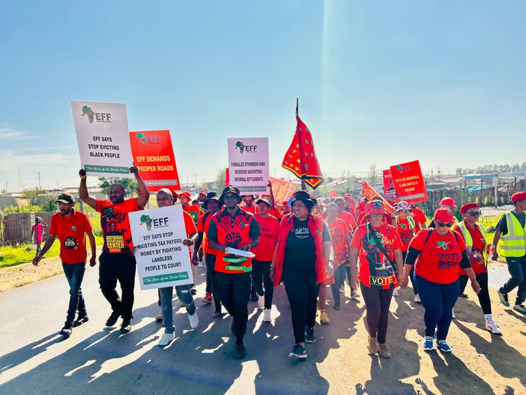 EFF_FreeState's tweet photo. ♦️IN CASE YOU MISSED IT♦️

Yesterday, EFF CCT deployee Cmsr @muzikhoza58 and the Provincial Secretary Cmsr @MMsimanga_B led the EFF march to Dihlabeng Local Municipality in demand of service delivery and basic human rights such as water and sanitation. 

@EFFSouthAfrica will mobilize alongside communities to demand clean water, dignified housing, effective policing, and an end to illegal dumping sites. Where the state fails, we will step in and deliver services to the people!

#YearOfThePicketLines