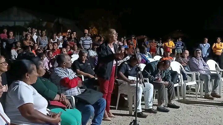 El diálogo abierto que desarrollamos en nuestras comunidades ha tenido mucha aceptación popular. En esta ocasión correspondió en Maqueicito en el municipio  #Guantánamo. 
#JuntosPodemosMás 
#UnidosXCuba