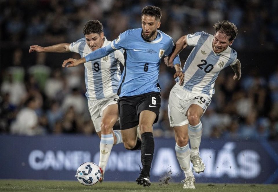 Bentancur es EL MEJOR jugador de Uruguay en los últimos 5 AÑOS

Ademas de ser hace tiempo el mejor 5 del continente.