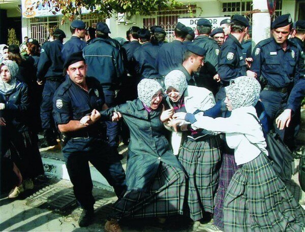 bu polis de görevini yapıyordu size göre anladığım kadarıyla 👍🏻