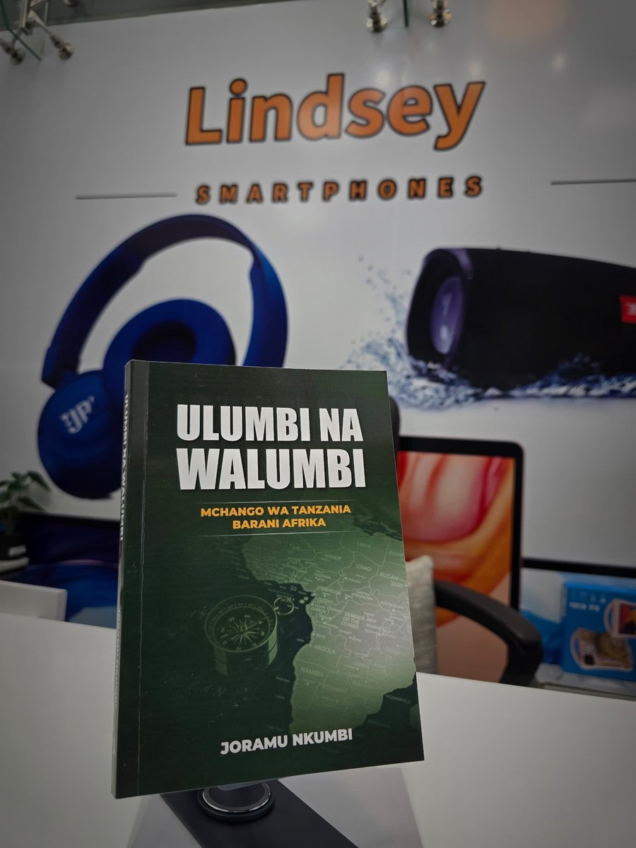 "Ziko wapi enzi za ulumbi na waneni wenye Kiswahili mufti? Kitabu hiki kinarejesha hadhi ya lugha na kueleza ukombozi wa Afrika na Tanzania kama kinara wake. Ni mwenge wa matumaini kwa kizazi cha sasa na kijacho." <a href="/NkumbiJoram/">Joramu Nkumbi</a>

Hiki kitabu ni fumbua macho! Hongera sana 👏👏