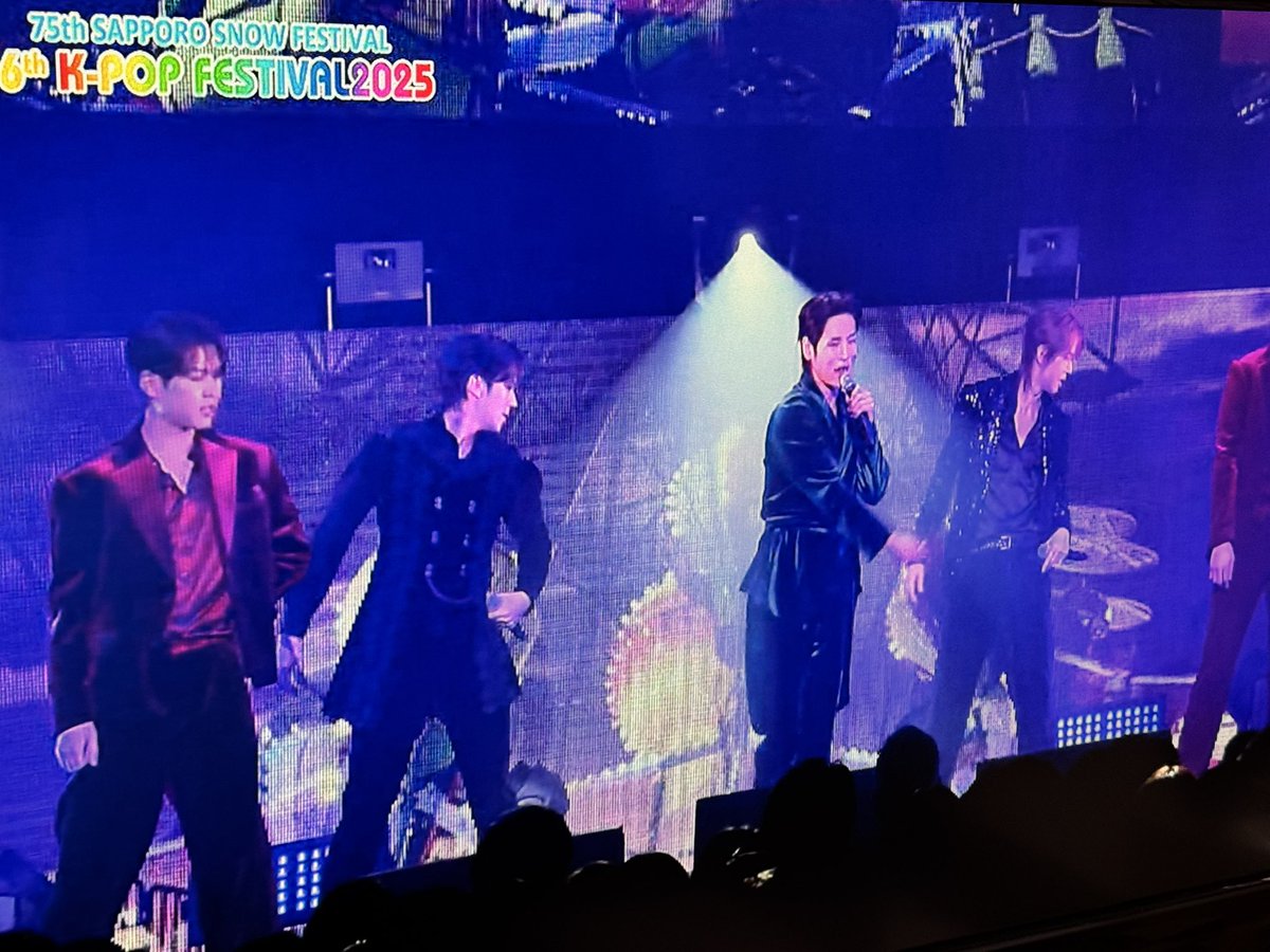 Luvya_Tey0618's tweet photo. きたきたー！🥹カッコいい！🥹

なんで1人だけガウン着てるの？と母😂
さすが私の母 https://t.co/z7uQNEVEE1