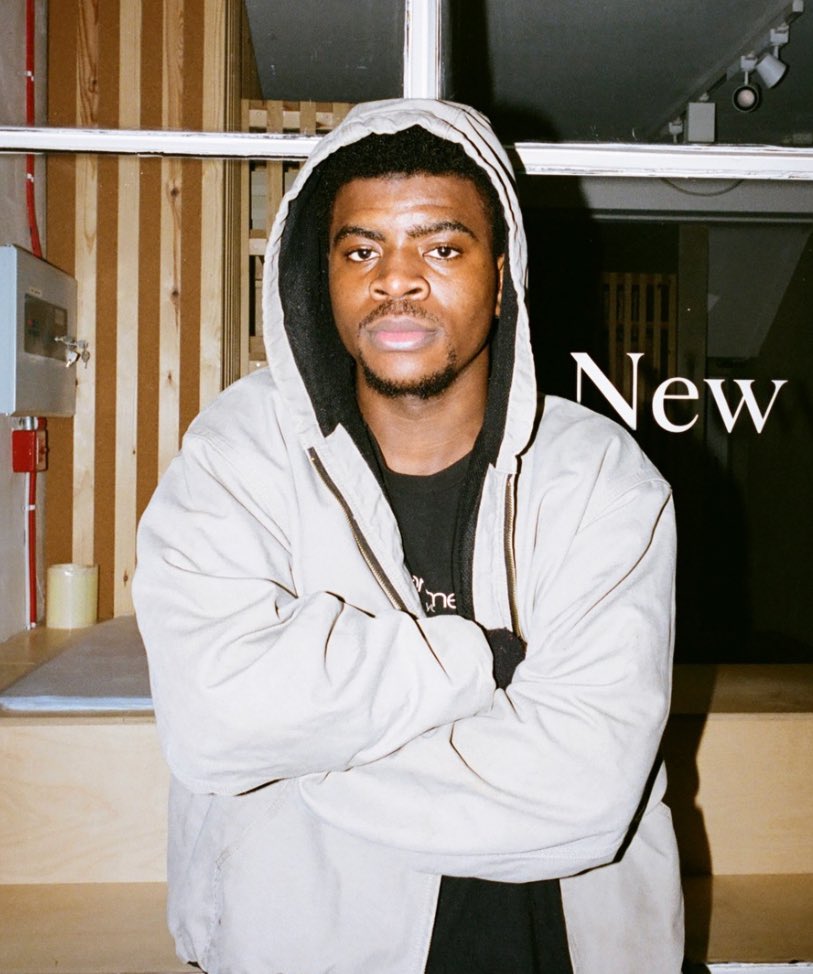 UKRapDaily's tweet photo. YT explains why he changed the Bonnie Blue bar:

“Sometimes God speaks and when he does you’ve gotta listen”

“Even when it’s not what you wanted to do”

“I know it might not seem like it’s that deep but there’s things more important to me than a bar or a hit” https://t.co/qzBdQLoqny