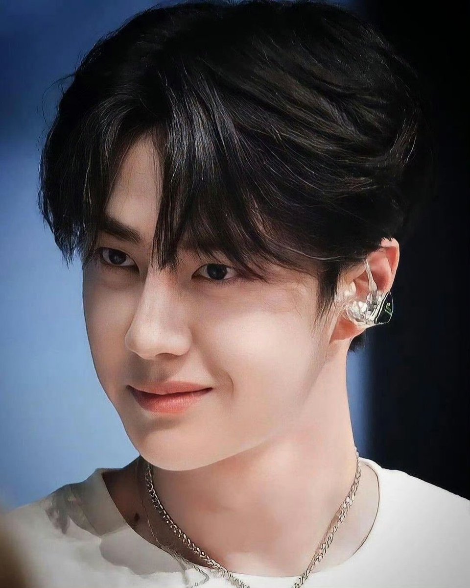 Gif_yibo's tweet photo. #wangyibo  #王一博  #หวังอี้ป๋อ #왕이보 💚💚 https://t.co/ZPRTpG5Zsh