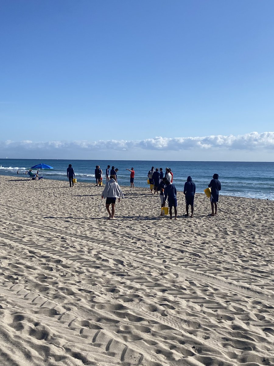 in the middle tweet media