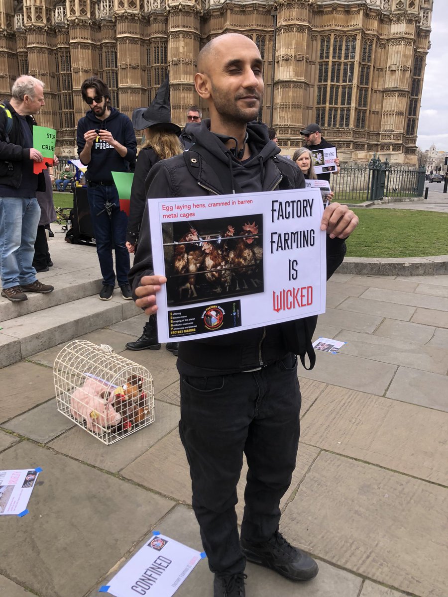 AnimalJusticeProject (@ajpreact) on Twitter photo 🚨📢 Factory Farming is Wicked!
We are taking action today to urge the <a href="/UKLabour/">The Labour Party</a> to phase out factory farming. With fun theatricals, Wicked-themed posters & inspiring speakers from <a href="/ajpReact/">AnimalJusticeProject</a>, <a href="/plantbasedhpuk/">Plant Based Health Professionals UK</a>, Animal Advocacy Project & We The Free.
Join the fight! 🐷💚 🚨📢 Factory Farming is Wicked!
We are taking action today to urge the <a href="/UKLabour/">The Labour Party</a> to phase out factory farming. With fun theatricals, Wicked-themed posters & inspiring speakers from <a href="/ajpReact/">AnimalJusticeProject</a>, <a href="/plantbasedhpuk/">Plant Based Health Professionals UK</a>, Animal Advocacy Project & We The Free.
Join the fight! 🐷💚