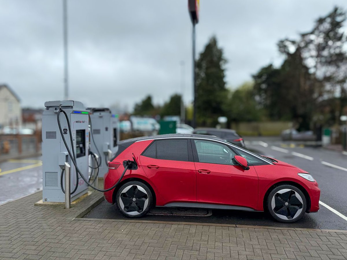 nievowners's tweet photo. Thanks to everyone that came along to say hello at #Strabane today. Big thanks also to @InstaVoltUK for all the hot drinks (on a chilly afternoon) and for the free charging sessions 🚗⚡️🔋

#EVANI https://t.co/iLdGbhdWkI
