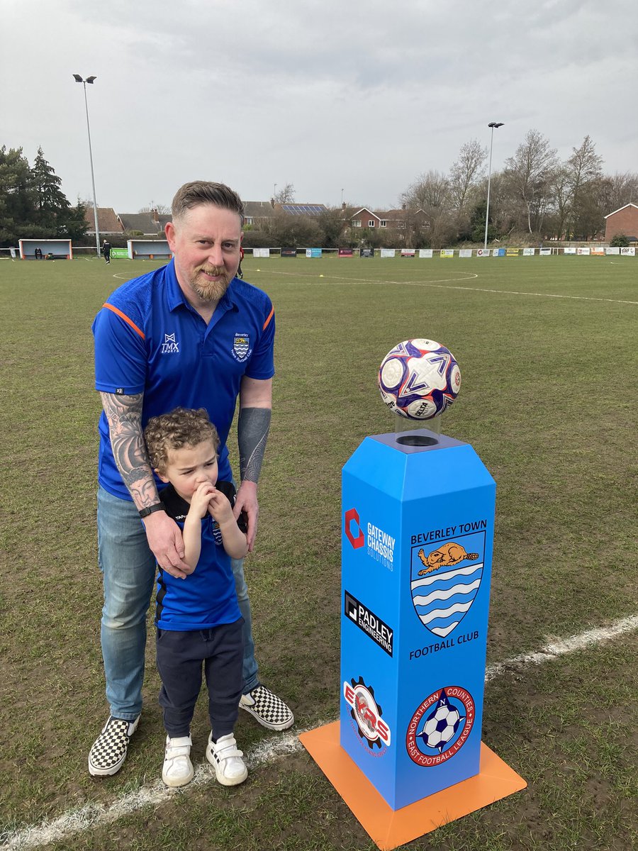 bevtownfc's tweet photo. MATCH DAY READY |
Again, big thanks to Mark for his work on the pedestal. Teams up next!
#UpTheBeavers 🩵🦫 #BEVCMP 🔴⚪️ https://t.co/qqWXLwu4Ij