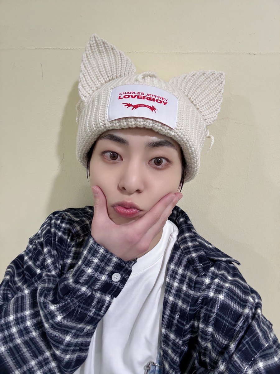 XIUMIN_official tweet media