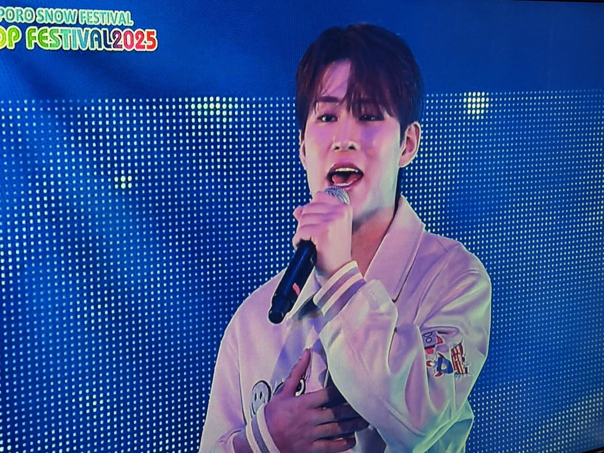 Luvya_Tey0618's tweet photo. お母さんのお気に入り「ガウンの男」😂
テイさんがリュウシウォンに似てると言い張る母←似てないわ😂
みんなキラキラしてるわ✨ https://t.co/SdjkiJUMgG