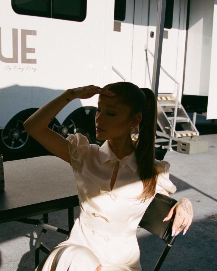 TeamAriana's tweet image. did i dream the whole thing?