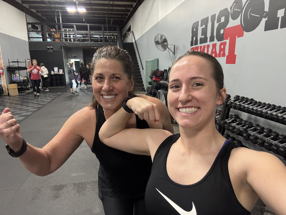 m_ellis2026's tweet photo. I love getting up on a Saturday morning to get a full body workout in with my mom!! Leaving for WA tonight for spring break!! #workoutwithmom #gettingbettereachday #springbreak25 https://t.co/kBSpcrEgqn