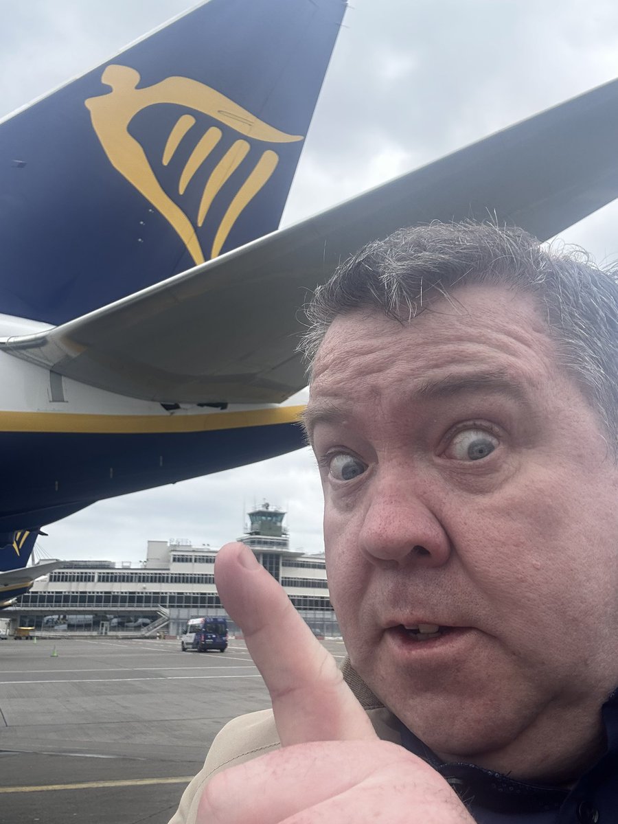 BigScreenQuiz's tweet image. I’m just guessing these holes are for the Free Air Con , thanks @Ryanair 😜