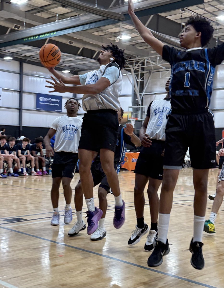 Double Vision Elite 6’2 2026 Troy Hamlin with a tough layup in traffic.  Tremendous athlete! Strong, quick, talented.  All Cardinal District, All Region in Football (QB) and Basketball from GarField HS. #BigShots #RalphSampsonTipoff ⁦<a href="/BigShotsToday/">Hit The BIG SH🏀TS</a>⁩ ⁦<a href="/BigShotsGlobal/">BIG SH🏀TS</a>⁩