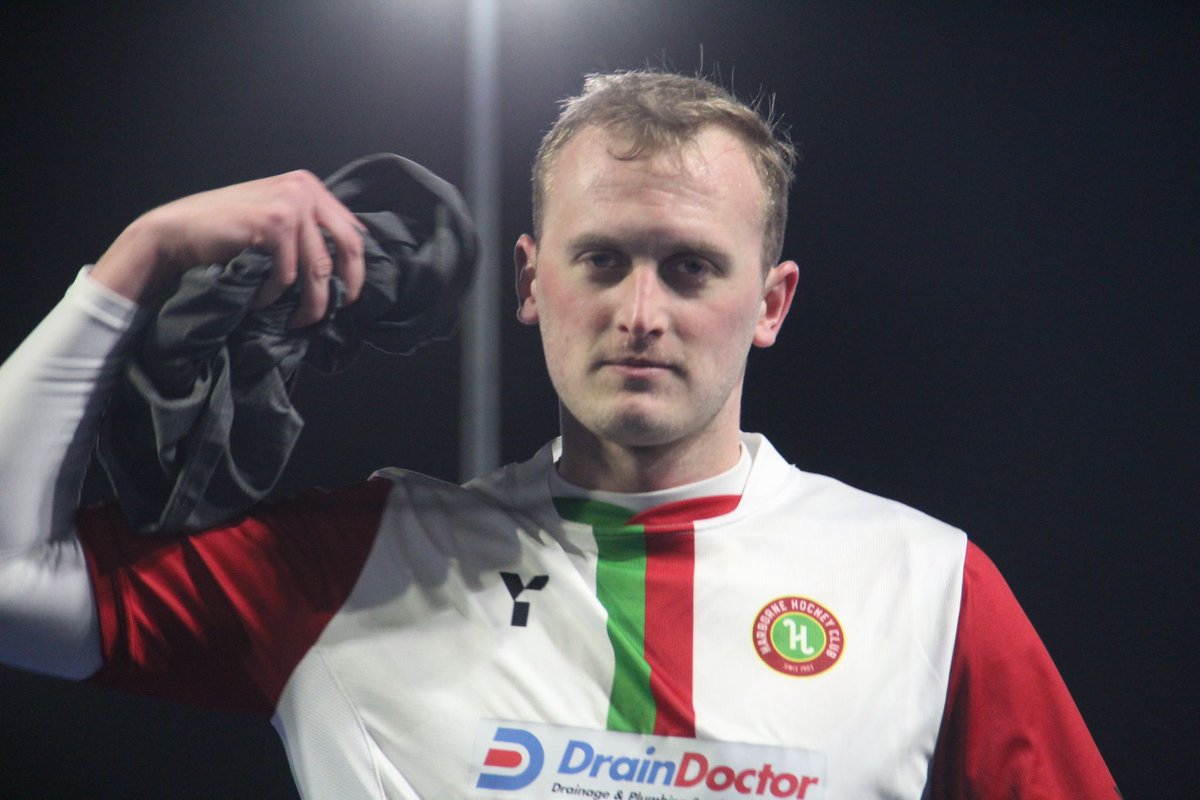 M2s have won the league! 3-2 win. Minion with the winner!