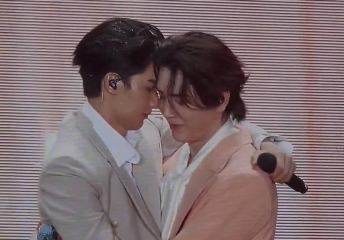 phweyhom's tweet photo. ไม่เอาอะไรแล้วค่ะชีวิตนี้ ขอเป็นสาววายทุกชาติไป 😭😭😭😭😭😭😭😭😭😭😭😭😭😭😭😭😭😭😭😭😭😭😭😭😭😭😭😭😭😭😭😭😭

TAYNEW WHAT A PERFORMANCE
#PEBACAconcert #เตนิว #TayNew https://t.co/iBKIL9Bbql