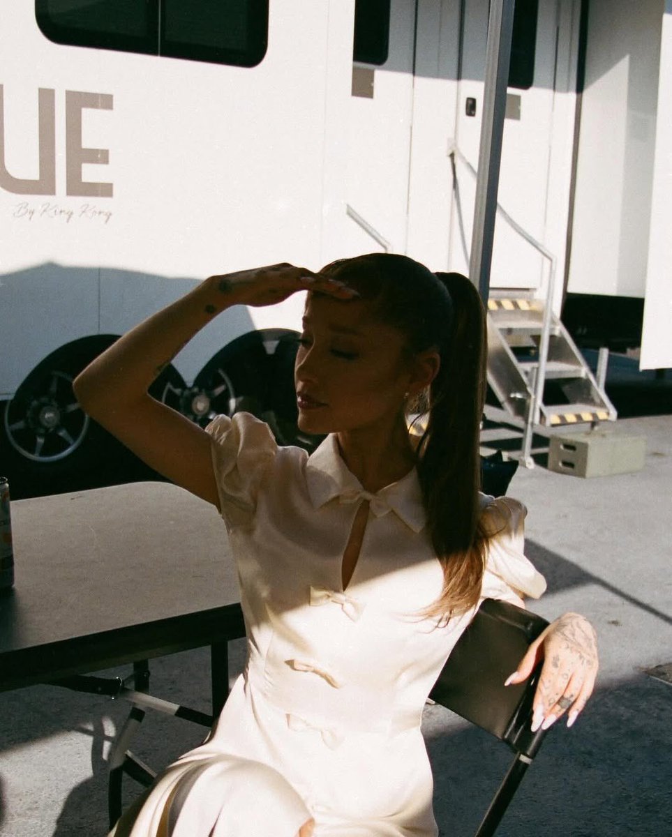 Ariana Grande Today tweet media