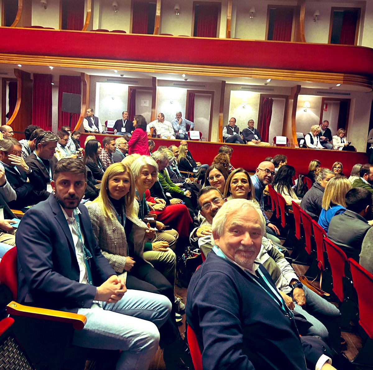 <a href="/JuntsXCat/">Junts per Catalunya🎗</a> <a href="/jorditurull/">Jordi Turull i Negre</a> <a href="/JuntsxCatMadrid/">Junts per Catalunya Congrés i Senat</a> <a href="/JuntsParlament/">Junts Parlament</a> <a href="/JuntsCampdeTgn/">Junts Camp de Tarragona 🎗</a> <a href="/JuntsXValls/">Junts per Valls</a> <a href="/JuntsxVallmoll/">Junts per Vallmoll 🎗️</a> <a href="/KRLS/">krls.eth / Carles Puigdemont</a> #MésJunts
#MésCatalunya