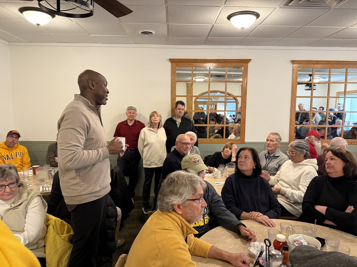 Paul Oren (@tvboren) on Twitter photo Standing room only at Viking Chili Bowl as <a href="/RogerPowellJr/">Roger Powell Jr</a> is addressing the State of <a href="/ValpoBasketball/">Valpo Basketball</a>. #MVCHoops Standing room only at Viking Chili Bowl as <a href="/RogerPowellJr/">Roger Powell Jr</a> is addressing the State of <a href="/ValpoBasketball/">Valpo Basketball</a>. #MVCHoops
