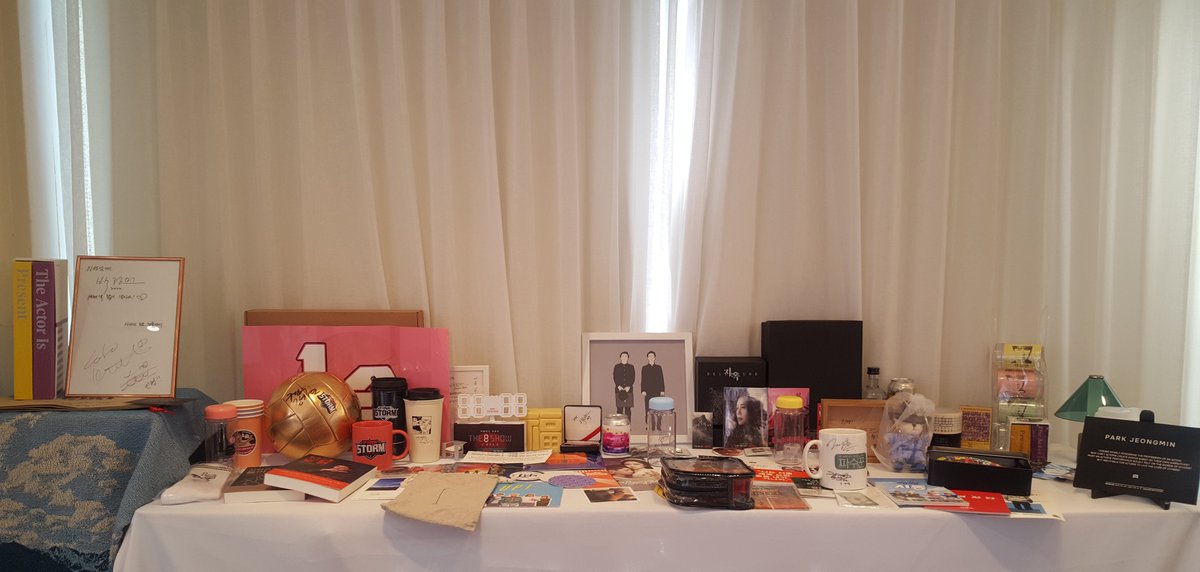 탐라탐라
나 리드미 카페!
이번엔 뎡민씨 축하해드리러🎉

1빠로 온 사람은 주최님스탭님... 오픈 전까지 이것저것 하시느라 바쁘신거 실시간으로 봤찌요오😭...
친절하게 안내해주시며 진행해주신 덕에 구경 맘껏하구 갑니다!😍💕

<a href="/hbd_jeongmin/">박정민생일카페</a> 
#정민에게_보내는_봄날의_러브레터
#DEAR_MY_SPRING