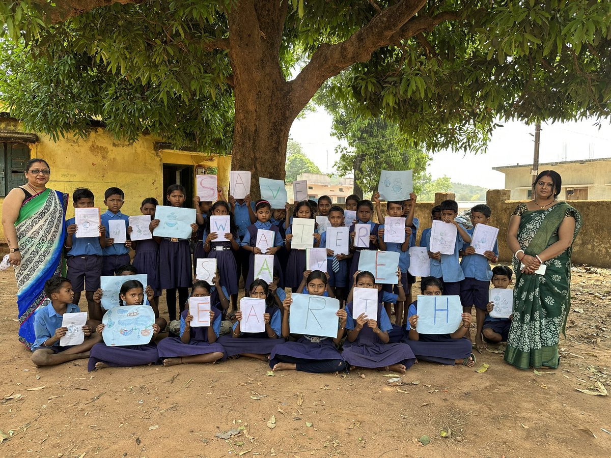 jjmKondagaon's tweet photo. #JalJeevanMission द्वारा आयोजित जल संरक्षण जागरूकता अभियान में छात्रों ने जल के महत्व को समझाया और चित्रकला व कविताओं के माध्यम से इसे साझा किया।
#WorldWaterDay2025 #JalShaktiAbhiyan
#JSACTR #savewater
@akranjan_86
@sweta247 https://t.co/7IQHEUJ73f