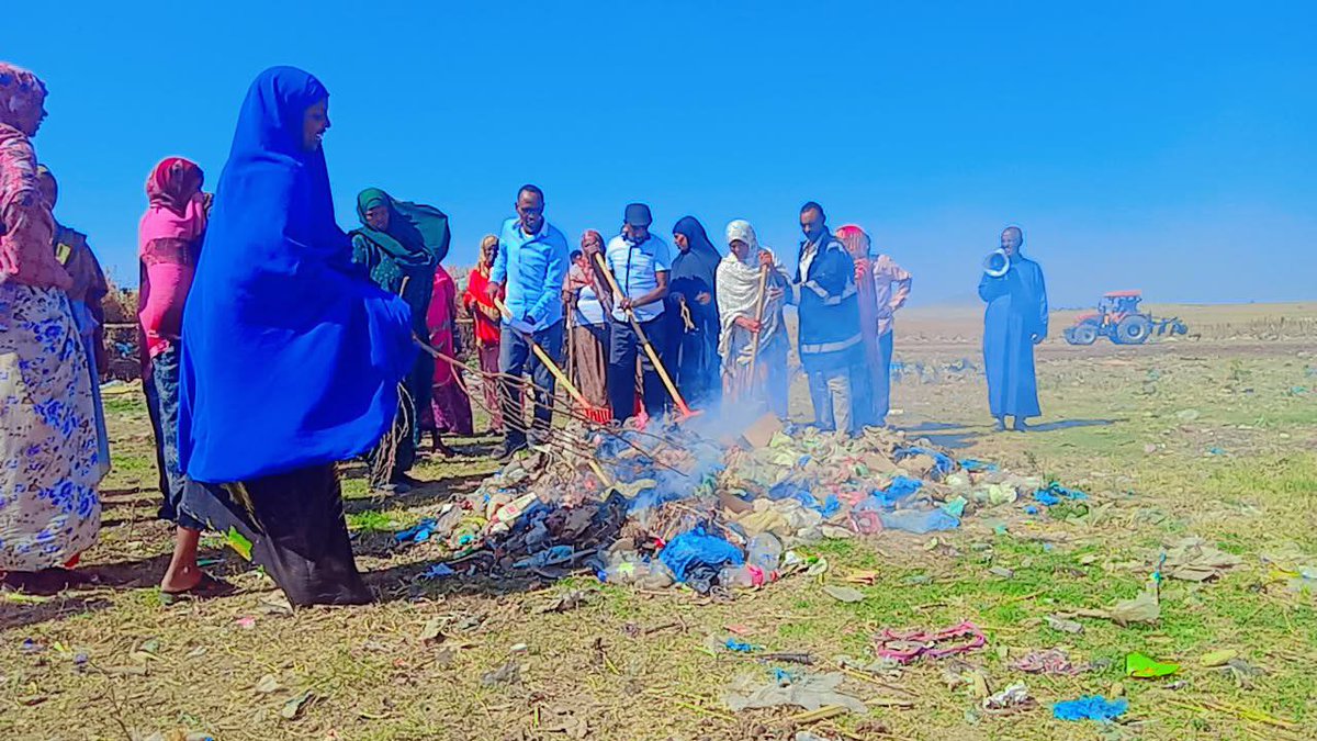 AidforIDev's tweet photo. AID conducted the 5th round of our Hygiene Promotion campaign at Awbare IDP, Lafa'ise, and Galawadile sites simultaneously. Under the project titled "Inter-sectoral Response to Drought-Affected Communities in Awbare Woreda of Somali Region, Ethiopia". .../1 https://t.co/iUFUWqMUvf
