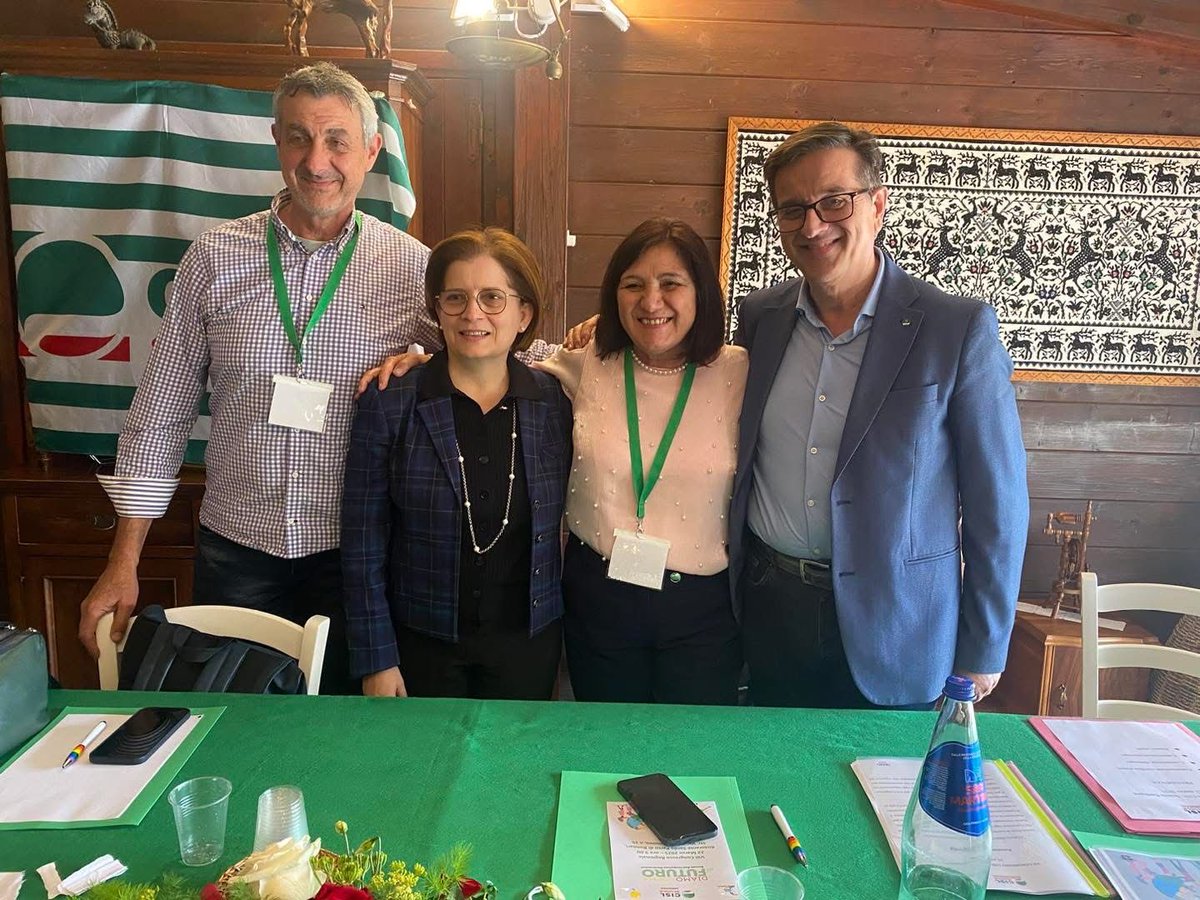 cislscuola's tweet image. 🟩‼️In diretta dai #congressi regionali CISL Scuola. Maria Luisa Serra confermata segretaria generale della CISL Scuola Sardegna. Con lei in segreteria Gian Luca Boy e Arianna Sabiu. Al congresso è intervenuta la segretaria generale nazionale ⁦@IvanaBarbacci⁩