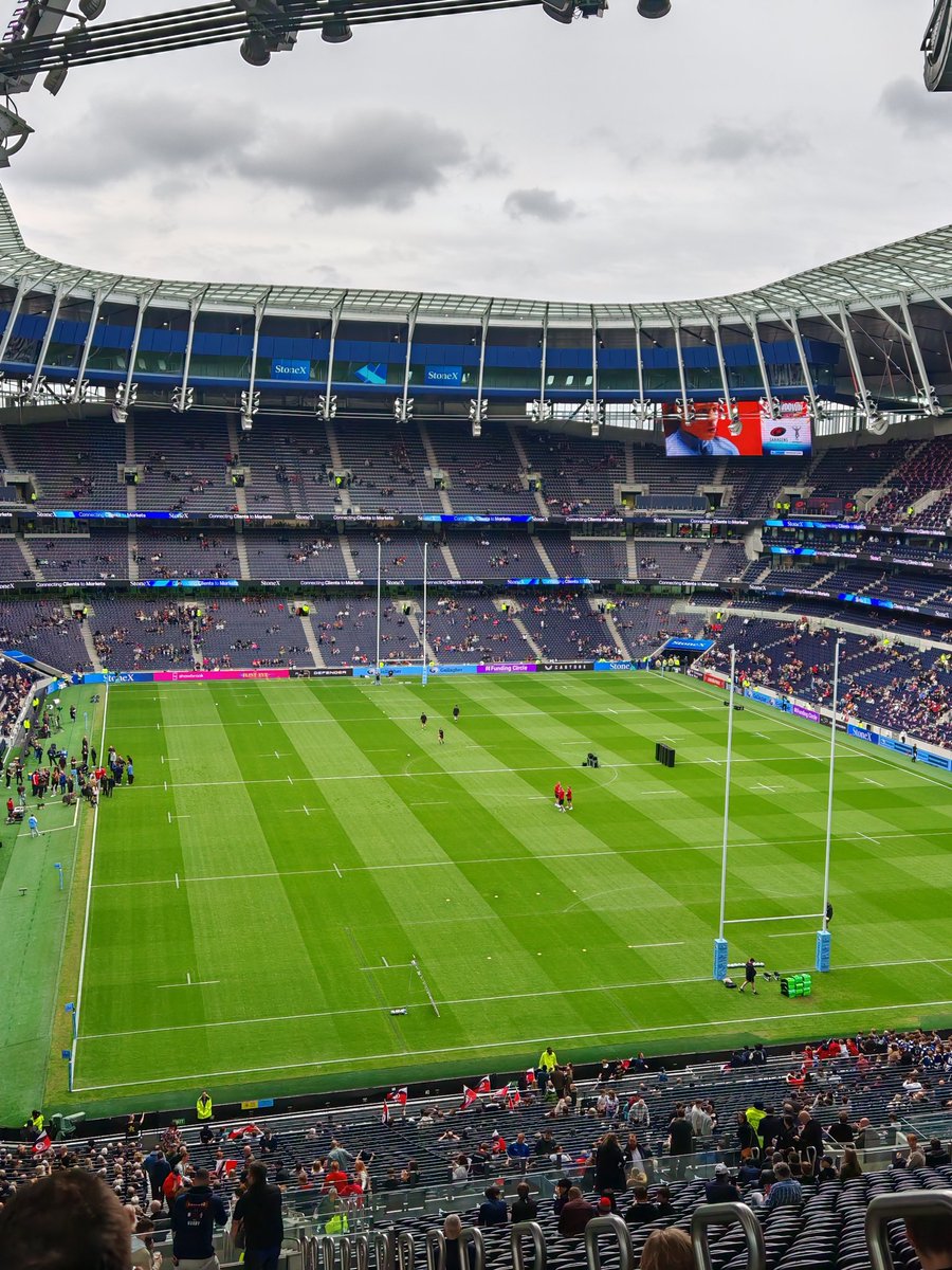Today we are at <a href="/SpursOfficial/">Tottenham Hotspur</a> to see <a href="/Saracens/">Saracens Rugby Club</a> versus the <a href="/Harlequins/">Harlequins 🃏</a>. Go Sarries!!!! #The5howdown <a href="/StoneX_Official/">StoneX Group Inc.</a> <a href="/yourharlow/">Your Harlow</a>
