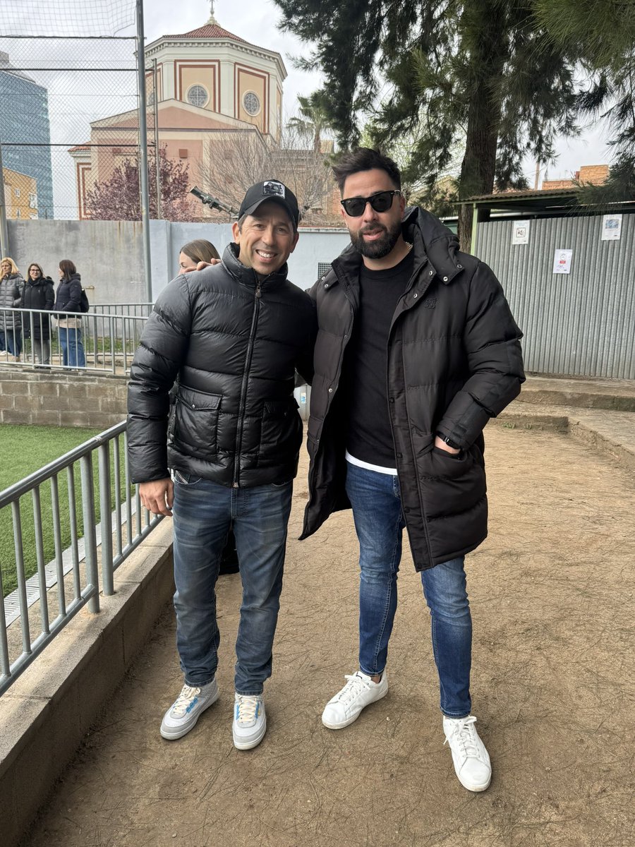 PacoGarri7's tweet photo. Con el gran Raúl Tamudo un sueño para muchos y una pesadilla para otros! #Tamudazo #HalaMadridYNadaMas https://t.co/3zNnCVOsmX