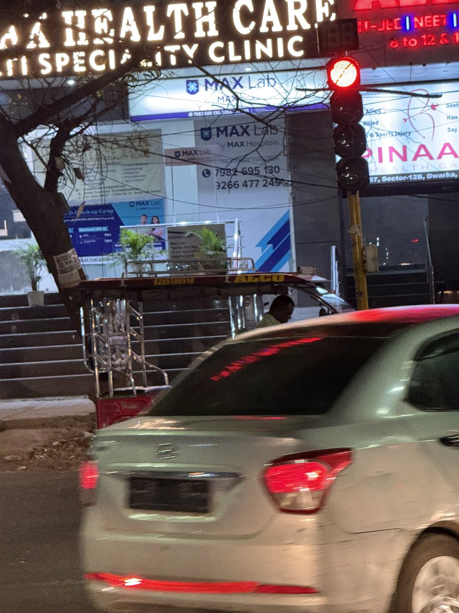 pupuldutta's tweet photo. @dtptraffic increasing instances of people driving without number plate. This guy had no number plate in the front or back. Full dark windows at Dwarka Sec 12. Are we waiting for crime to happen? #traffic #crime #Accidents https://t.co/DDOFK3YKV4
