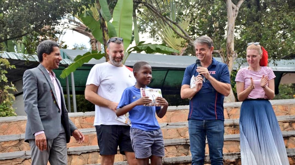 FrenchEmbassyUg's tweet photo. Congratulations 👏🎉 to the winners of the #Francophonie Festival #quiz and #dictations as well as the Ugandans who received their Master's degrees in French. Vive la Francophonie en Ouganda ! @lfkampala https://t.co/TPRjyvOmJw