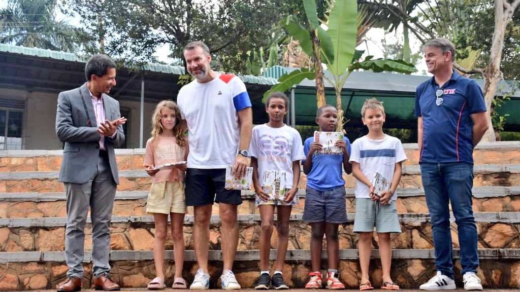 FrenchEmbassyUg's tweet photo. Congratulations 👏🎉 to the winners of the #Francophonie Festival #quiz and #dictations as well as the Ugandans who received their Master's degrees in French. Vive la Francophonie en Ouganda ! @lfkampala https://t.co/TPRjyvOmJw