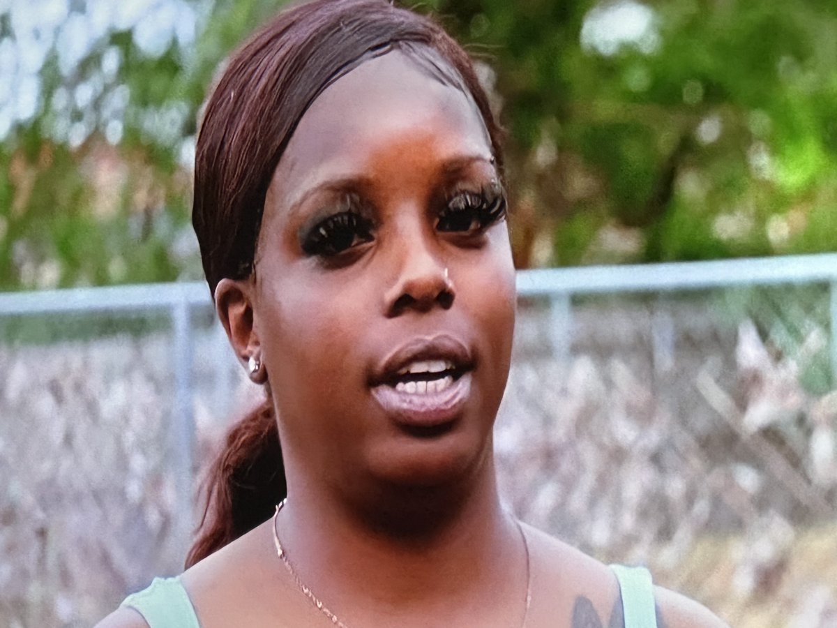 Wallflower2u's tweet image. WTAF?!?!
BETRICE has CAR LASHES
How does she OPEN her EYES they have to WEIGH a ton
#LifeAfterLockUp @LuvAfterLockup 
@WEtv #WETV #CarLashes