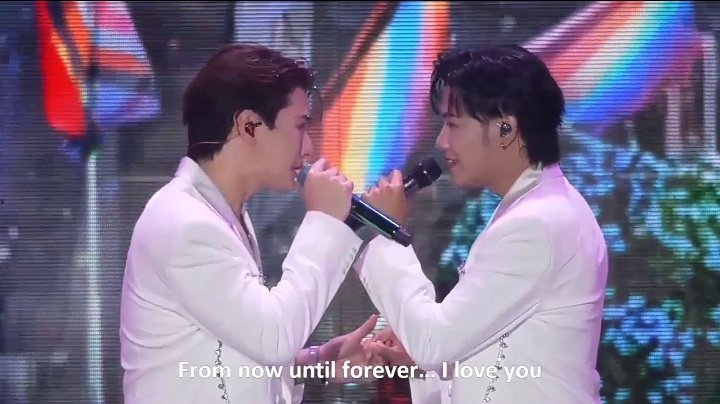 Rui_taaaa's tweet photo. REINCARNATION AND THEY END UP GETTING MARRIED???? FUCK YESSSSS 😭😭😭😍😍😍🫠🫠🫠❤️❤️❤️✨️✨️✨️

PEBACA X KS 

#PEBACAconcert 
#คริสสิงโต https://t.co/d4LXo353z4