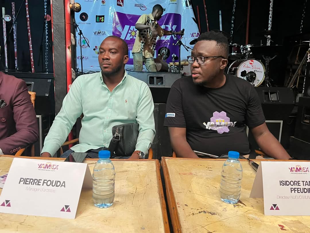 yaoundemusicexp's tweet photo. 💜💜Yaounde Music Expo 4eme et dernière journée.
🤌🏾Masterclass - Stratégies numériques pour les créateurs de contenu africains et Management Artistique.
#StratégiesNumériques #CréateursDeContenu #ManagementArtistique #MusiqueAfricaine #CultureAfrique #YAMEX5 #IA #ICC #Music https://t.co/ib1DWDUR4o