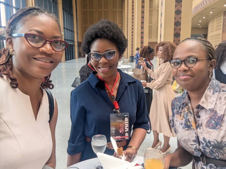 AbbiBilly's tweet photo. Belle expérience ! Je suis du genre septique en général mais je vous assure j’ai entendu des discours inspirants et motivateur. Ce n’était pas une activité de femme mais une activité de Leadership humain! Chapeau bas aux organisateurs. #TEDx #Kinshasa #Women #TEDxKin #DRC #Congo https://t.co/WSGmouuknB