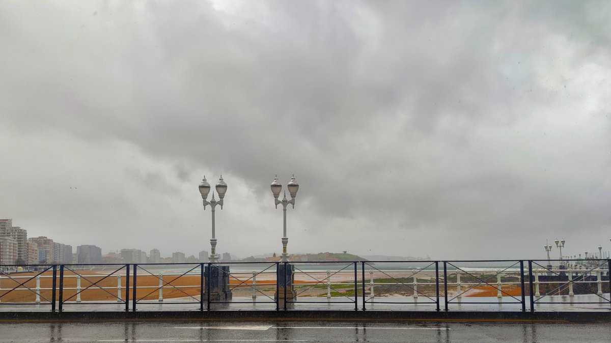 Joaquin Caamaño (@j_caamano) on Twitter photo Lluvia sin tregua y 9°c. por el puente del Piles-Gijón
<a href="/AEMET_Asturias/">AEMET_Asturias</a> <a href="/eltiempotpa/">El tiempo TPA</a>
<a href="/ElTiempoA3/">El Tiempo de Antena 3</a> Lluvia sin tregua y 9°c. por el puente del Piles-Gijón
<a href="/AEMET_Asturias/">AEMET_Asturias</a> <a href="/eltiempotpa/">El tiempo TPA</a>
<a href="/ElTiempoA3/">El Tiempo de Antena 3</a>