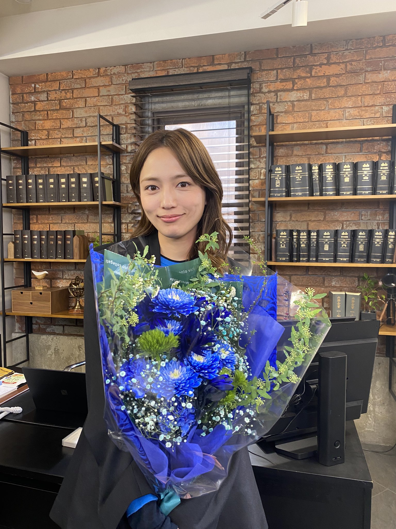 川口春奈15th Anniversary Goods キャップ - メルカリ