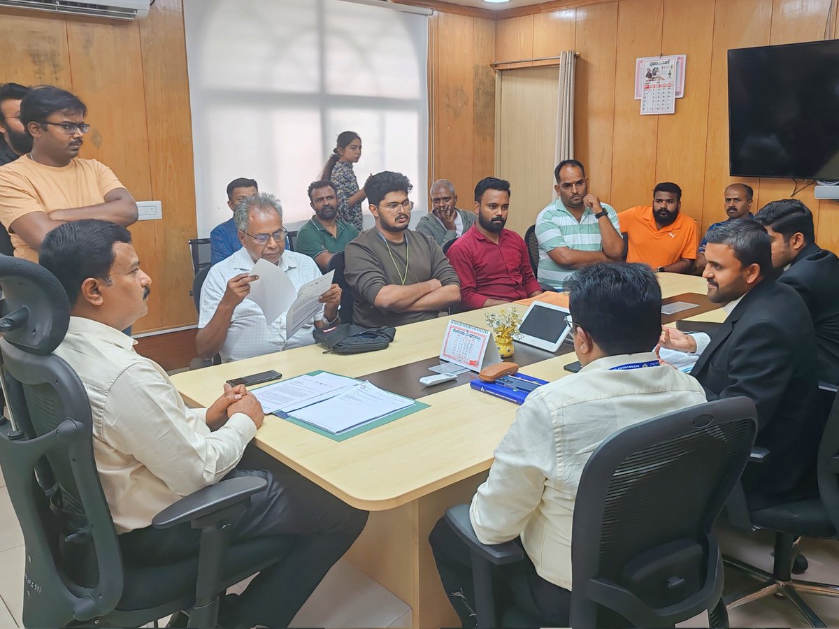 kitu_hq's tweet photo. Conciliation meeting between the management of Technicolor and the Karnataka State IT/ITeS Employees Union (KITU) was held in presence of Labour Commissioner H.N. Gopalakrishna, regarding the industrial Dispute filed by Union against mass layoffs and the shutdown at Technicolor https://t.co/O5161dP3uj