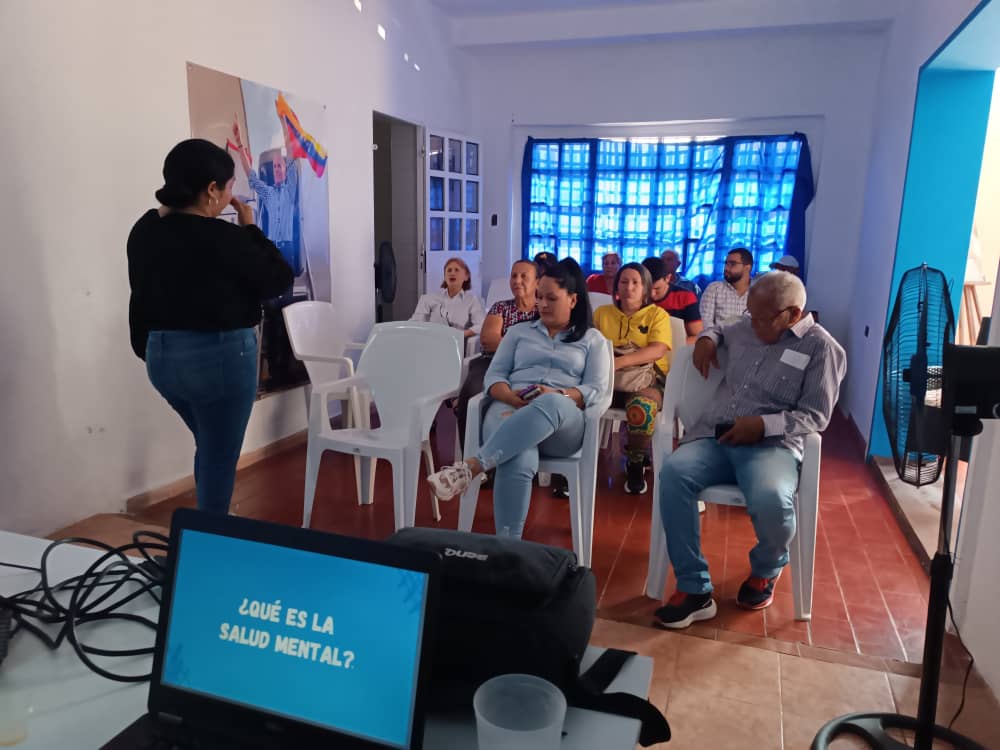 partidountlara_'s tweet photo. 22DeMarzo La @JDS__Lara realizó un foro "Salud mental en venezuela" resaltando los más elementales problemas que sufre la población, ante la problemática del país. Crisis social,política y la pérdida de valores que instaura el régimen @partidoUNT @manuelrosalesg @LenchoM https://t.co/atBXS46bYS