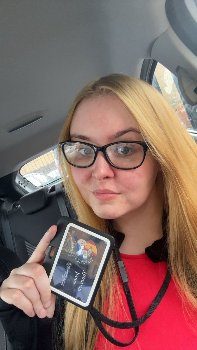 JennaThom1552's tweet photo. I’ve had the pleasure of being awarded press accreditation for games where I’ve represented established media outlets but this is the first time I have been awarded a pass as an independent journalist on behalf of @SammonsPizzeria 

Safe to say it is a very surreal experience 🍕 https://t.co/qBefuXryF1