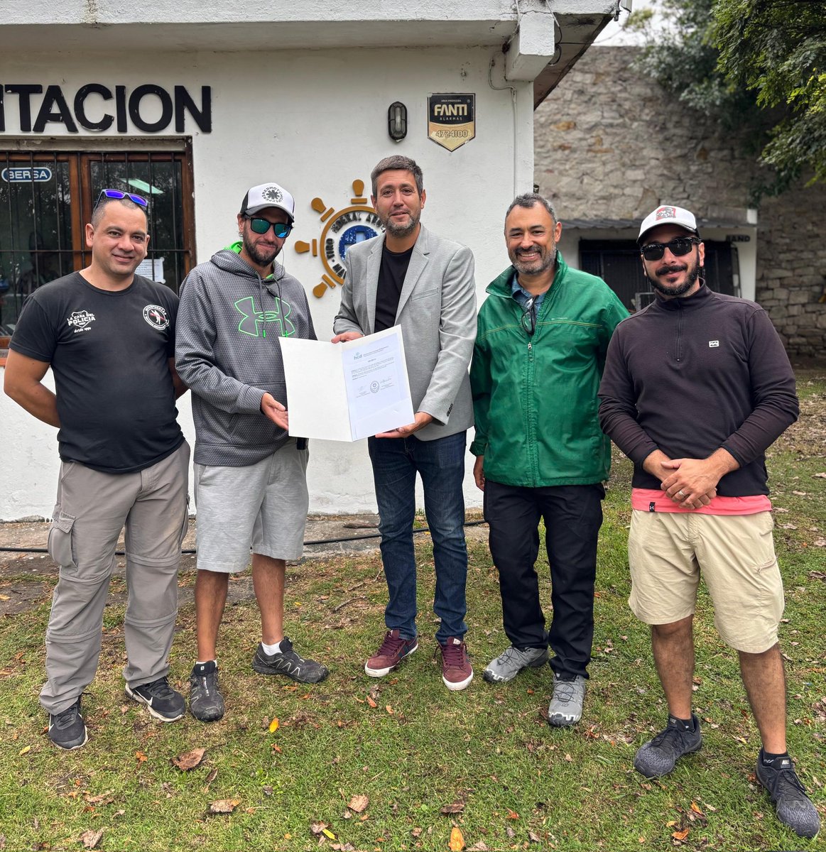 Ricardo Liceaga Viñas (@liceagaricardo) on Twitter photo Entregamos la Declaración de Interés del <a href="/concejomdp/">HCD Gral. Pueyrredon</a> al Open 2025 de Tiro Práctico , evento que se lleva a cabo los días 21, 22 y 23 de este mes en el Tiro Federal Argentino, filial Mar del Plata.
Con más de 250 participantes, incluyendo a 4 de los mejores tiradores del mundo. Entregamos la Declaración de Interés del <a href="/concejomdp/">HCD Gral. Pueyrredon</a> al Open 2025 de Tiro Práctico , evento que se lleva a cabo los días 21, 22 y 23 de este mes en el Tiro Federal Argentino, filial Mar del Plata.
Con más de 250 participantes, incluyendo a 4 de los mejores tiradores del mundo.