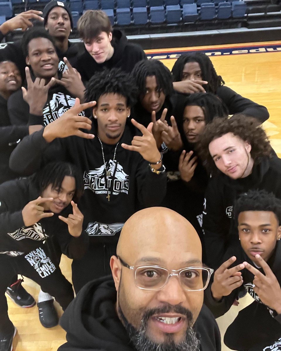 swtncc_menbball's tweet image. Jacory Dixon, Such a great spirit.
Small in stature, enormous in heart.
Uplifting and positive. Motivated and eager. Confident and humble. Playful and serious. A great young man loved by all.
We are grateful for the time and relationships that we each had. 🙏🏽🕊️
Missing you!