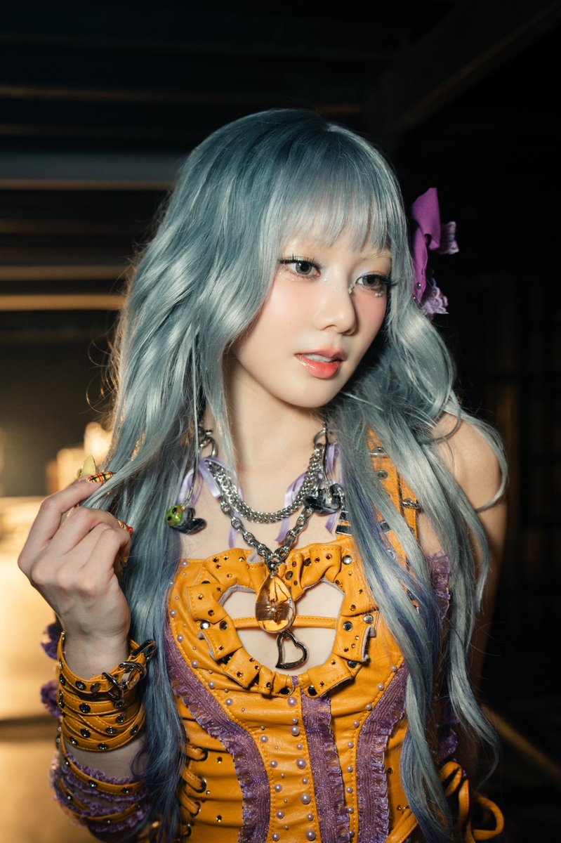 ALIENHINATA's tweet image. THE FRONT                                   THE BACK